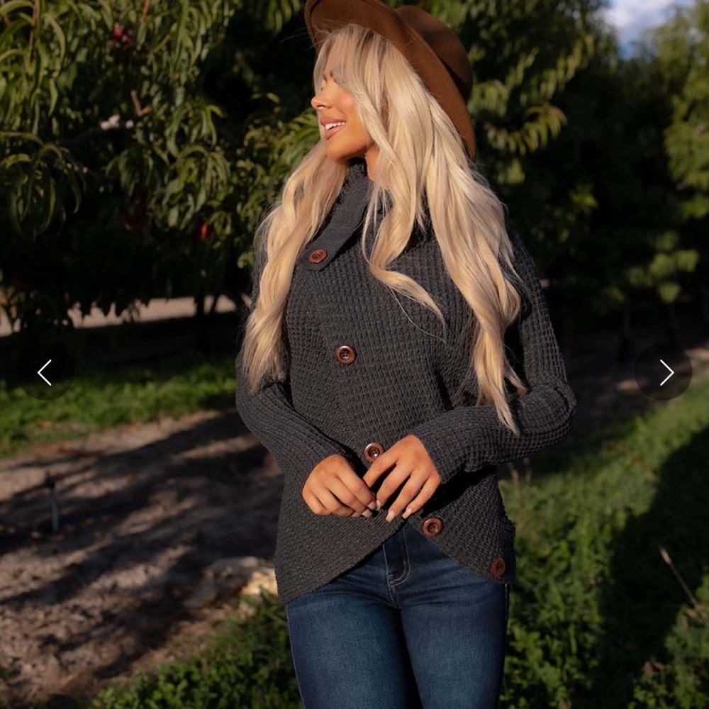 29 ✨RESTOCKED✨Fabulous Asymmetrical Boho Sweater - Picture 7 of 7